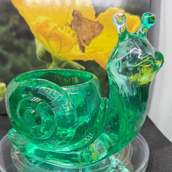 Handmade Other - Unique Resin Green Snail Planter
